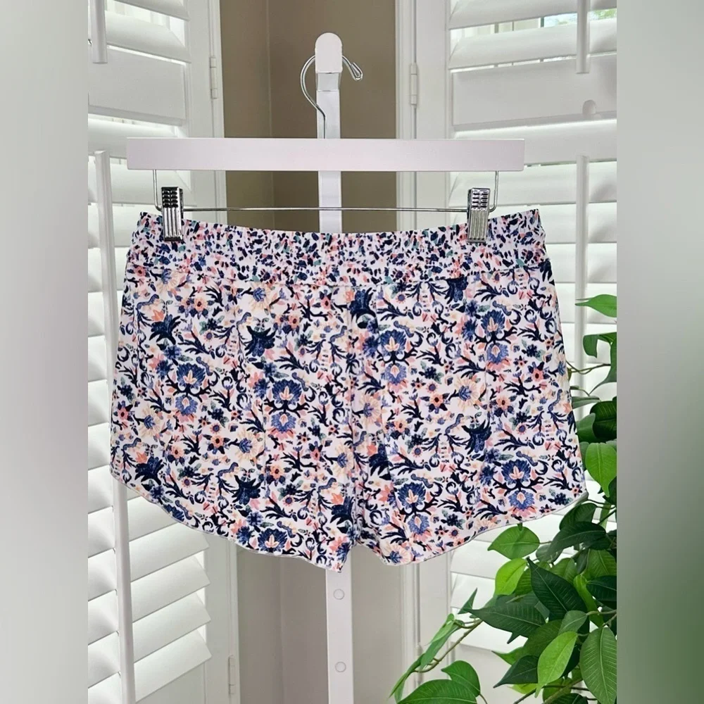 Athleta Women’s Floral Petal Shorts Size Small